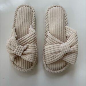 Chantomoo Women's House Slippers White Cream Open Toe Corduroy Bow Sz 35/36 US5